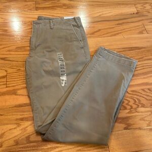 NWT Men’s AEO khaki pants